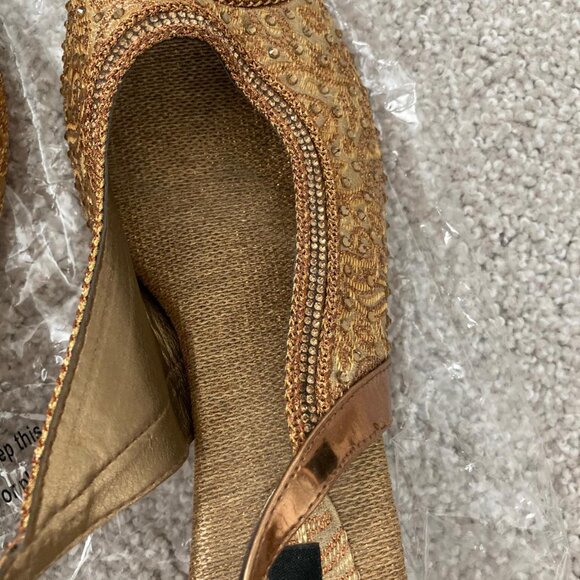 Indian Embroidered Sandals - Picture 5 of 6